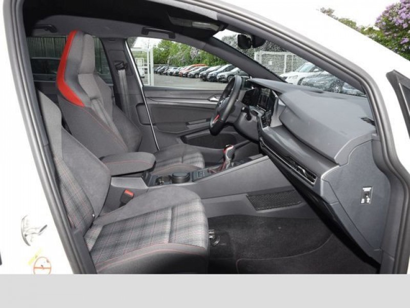 VW Golf VIII GTI 2.0 TSI RFK LED ACC Klima Navi Sitzhzg